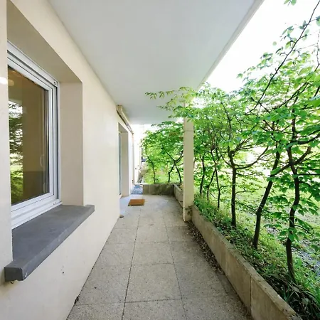 2 Apartment *